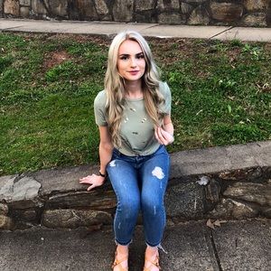 Meet your Posher, Kayla